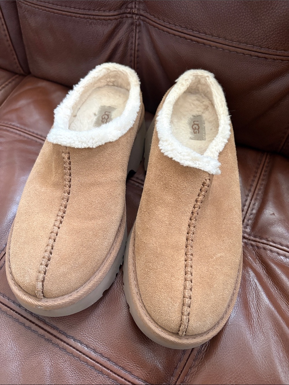 Like new UGG women’s Suede Slip-On Clog in Chestnut with Cream Lining